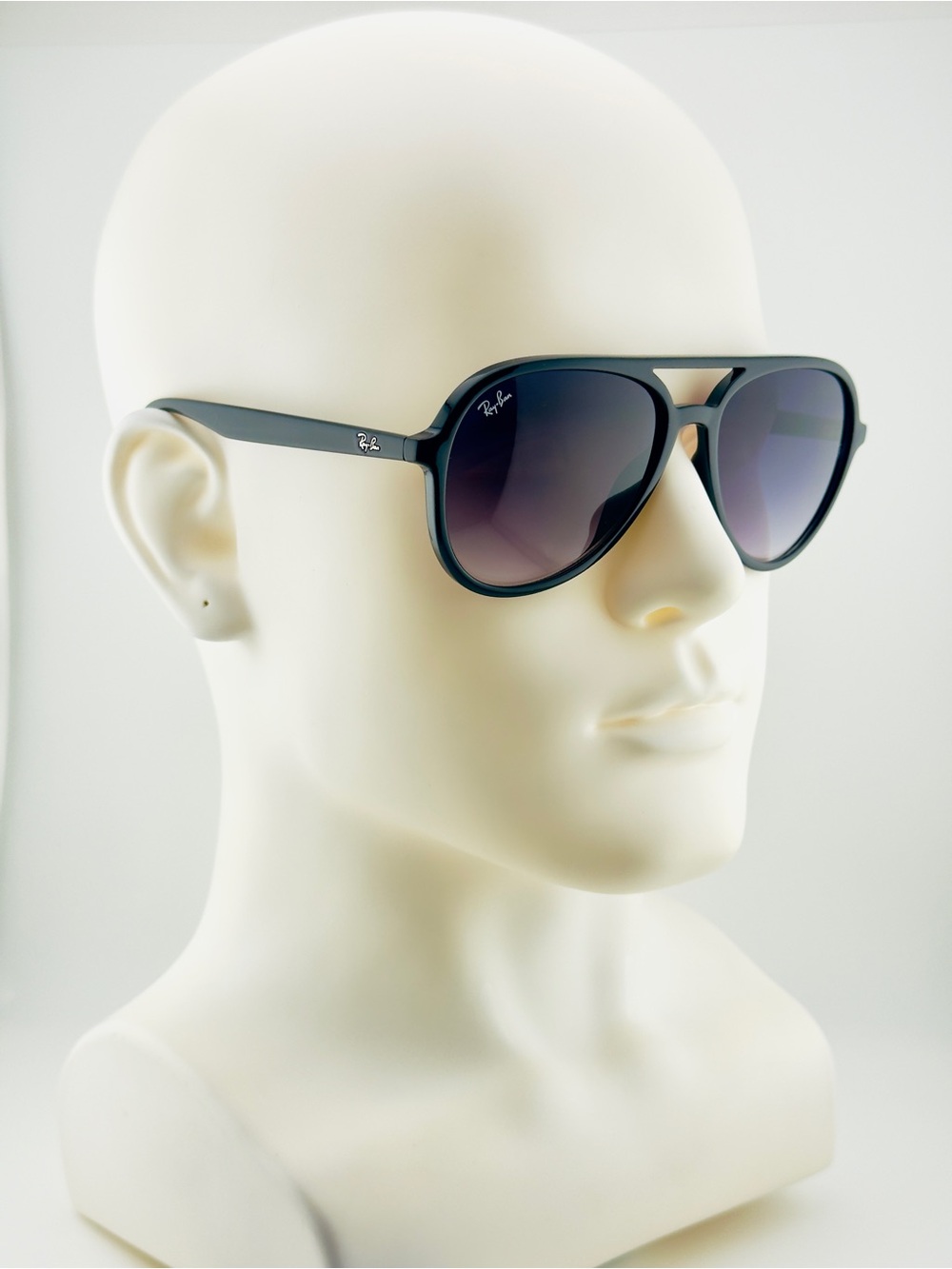Ray-Ban Sunglasses RB4376 Pilot High bridge Black Frame Gray Gradient Lenses